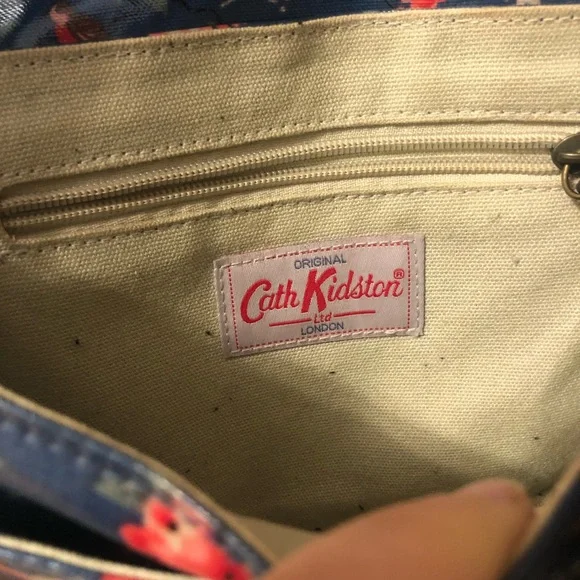 Cath Kidston floral crossbody bag - Picture 4 of 7